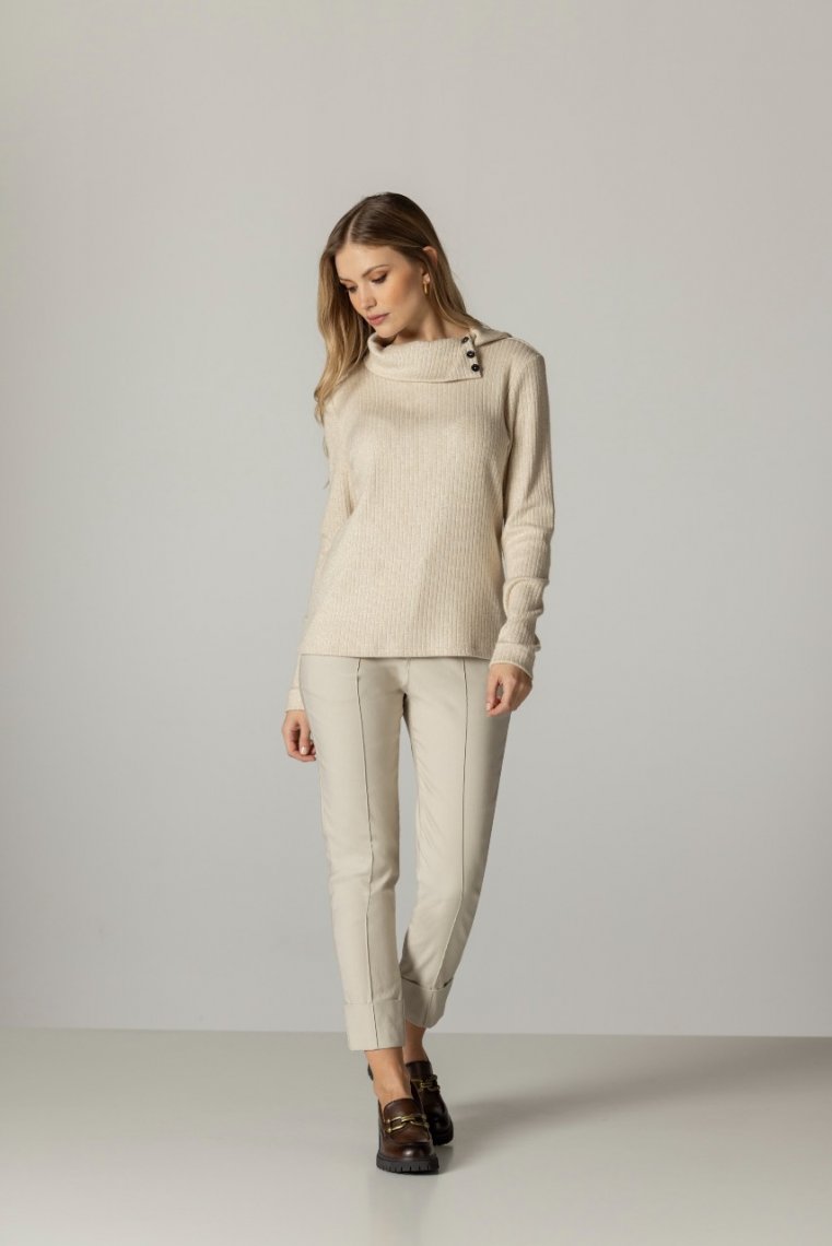 Pull col ivoire